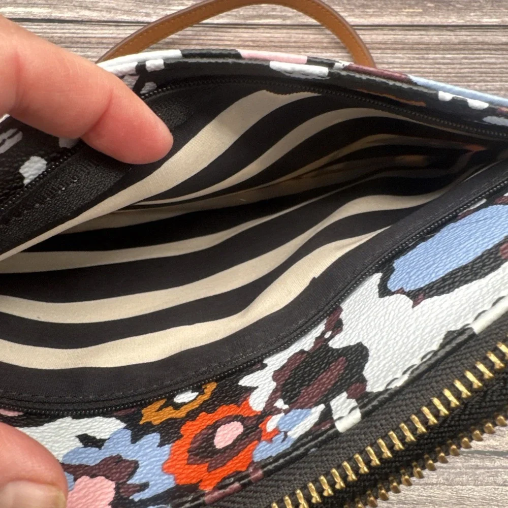 FOSSIL Sydney Print Dark Floral Crossbody Bag Pebbled Leather Adjustable NWOT